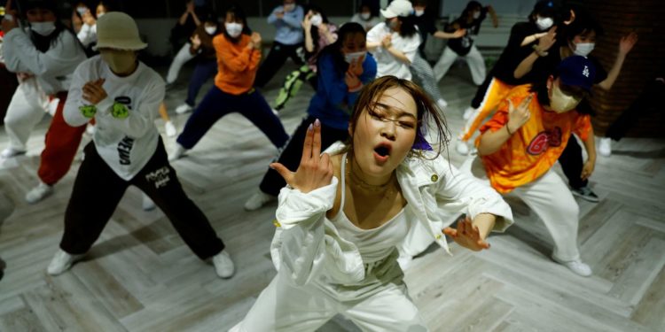 Talent behind recent K-pop hit moves is a 20-year-old Japanese dancer