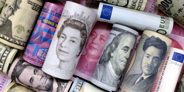 Euro rises vs dollar as eurozone inflation fans rate hike expectations