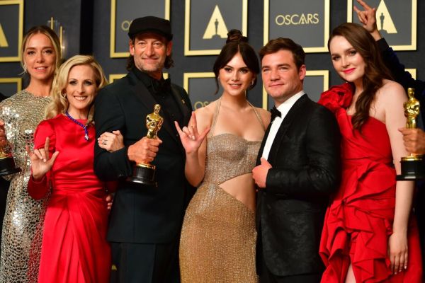 Apple TV+ becomes the first streaming service to win a Best Picture Oscar with “CODA”  – Avisionews