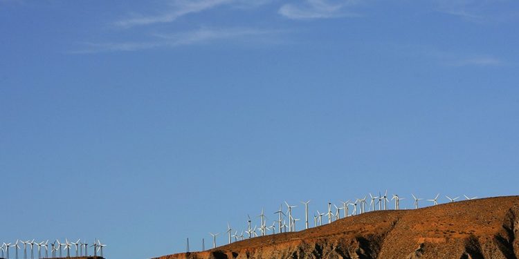 PALM SPRINGS, CA - MAY 13:  Giant wind turbines are powered by strong prevailing winds on May 13, 2008 near Palm Springs, California. A US government report released this week concludes that wind energy could generate 20 percent of the electricity produced in the US by 2030, as much as is currently provided by nuclear reactors. Although wind energy constitutes only about 1 percent of the electricity of the nation, wind energy is experiencing a growth spurt with an increase of 45 percent jump last year. The report envisions more than 75,000 new wind turbines, many of them bigger than those in use today, and many of them in offshore waters to increase production from the current 16,000 megawatts of power to 300,000 megawatts. The report does not predict that such growth will actually occur but rather that it is possible.  (Photo by David McNew/Getty Images)