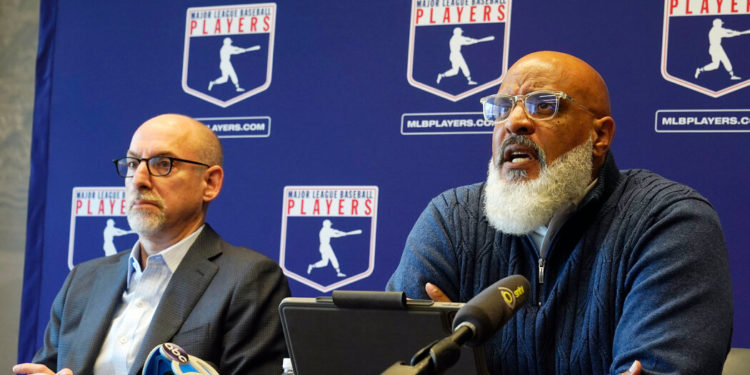 For M.L.B. and the Union, a Relationship in Need of Repair