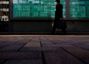 Tentative Ukraine peace hopes lift stocks and bond yields
