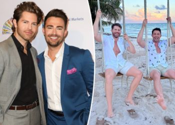 'Mean Girls' star Jonathan Bennett marries Jaymes Vaughan