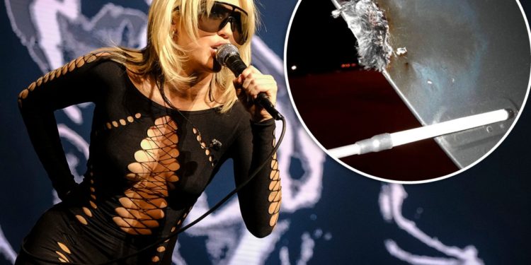 Miley Cyrus' plane makes emergency landing after lightning strike