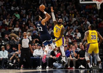 LA Lakers vs. Minnesota Timberwolves: &lt;a href='https://www.sportskeeda.com/player/lebron-james' target='_blank' rel='noopener noreferrer'&gt;LeBron&lt;/a&gt; James defending Karl-Anthony Towns