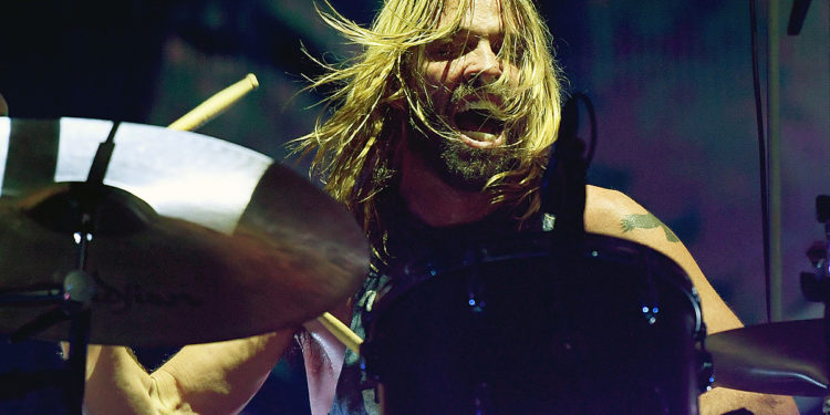 Slash, Elton John, Wolfgang Van Halen Sing for Taylor Hawkins