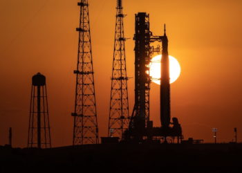 Stunning NASA images show next-gen moon rocket on launchpad