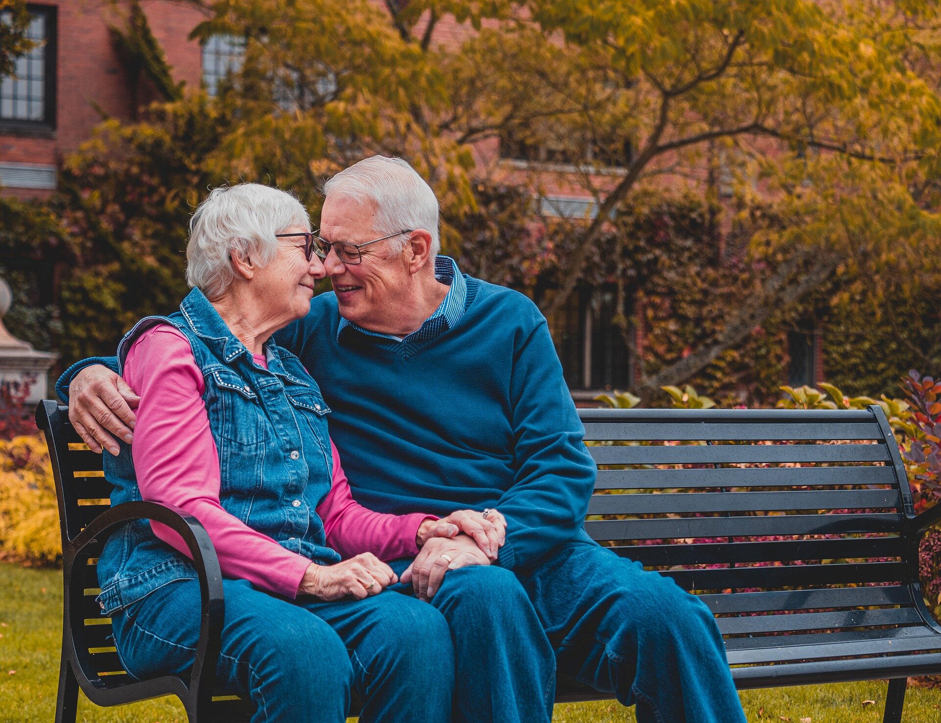 Sweet vibes between longtime couples are tied to longer, healthier lives