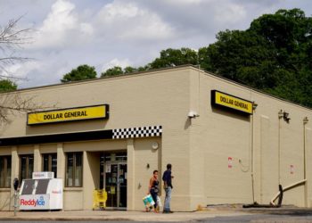 Dollar General forecasts strong 2022 as Americans turn frugal