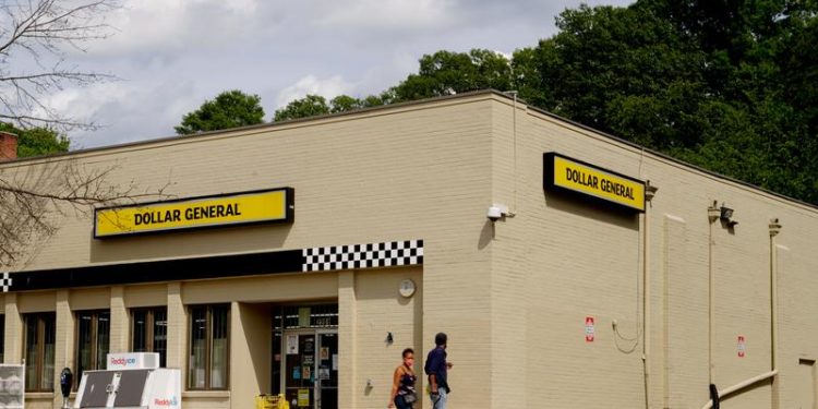 Dollar General forecasts strong 2022 as Americans turn frugal