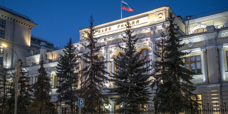 Russia Cuts Interest Rates to 17 Percent as Ruble Recovers