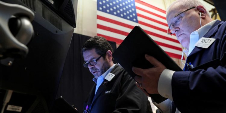 Wall Street falls as S&P suffers biggest quarterly drop in two years