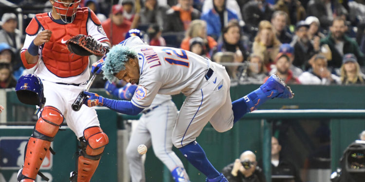 Francisco Lindor Hit in Head as Mets Beat Nationals