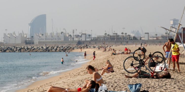 Sun, sea and now smoke free: Barcelona bans cigarettes on the beach