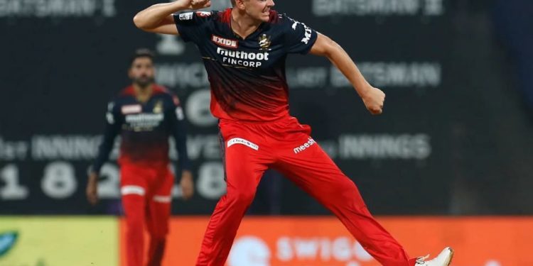 Josh Hazlewood rocked the LSG batting order [P/C: iplt20.com]