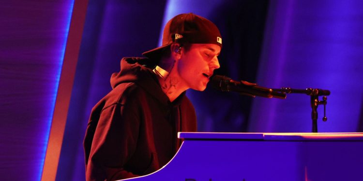 Justin Bieber Kept Censors On Their Toes With 'Peaches' Grammys Performance