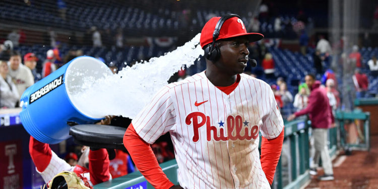 Mets Collapse Late in Loss to Phillies