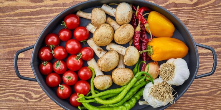 New research shows humans possess surprising nutritional intelligence