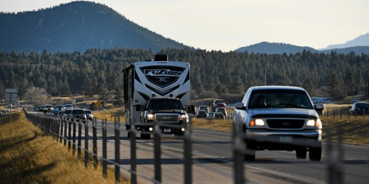 Radioactive material leak closes stretch of I-25 in Douglas County