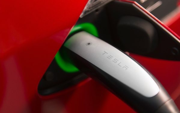 Tesla pulls the plug on the Gen 2 Mobile Connector Bundle included with vehicle purchase – TechCrunch