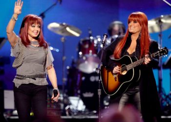 The Judds Reunite For CMT Music Awards Performance