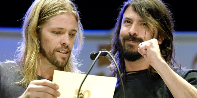 Trevor Noah Honors Foo Fighters Drummer Taylor Hawkins At Grammys