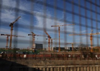 China Q1 GDP tops forecast, but March weakness raises outlook risks