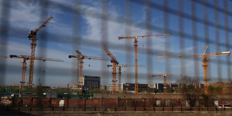China Q1 GDP tops forecast, but March weakness raises outlook risks