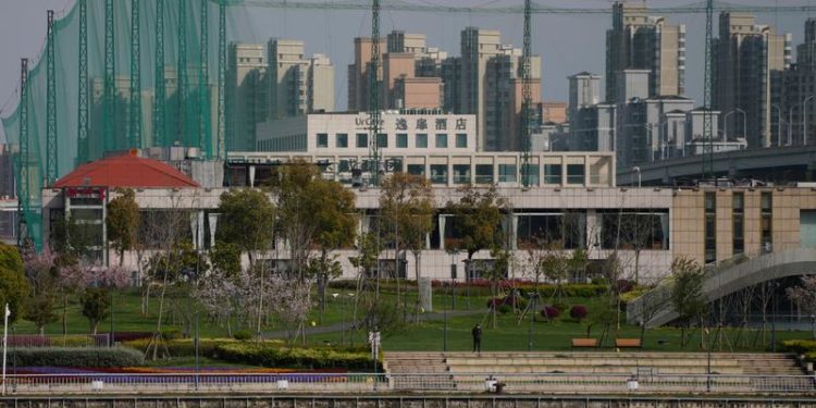 Some Chinese state banks will cut deposit rates on Monday – sources