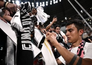 🎥 WATCH: Dybala in tears after his final Juventus home game 