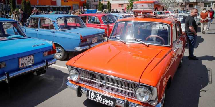 Russians divided over plans to reboot classic Soviet-era car