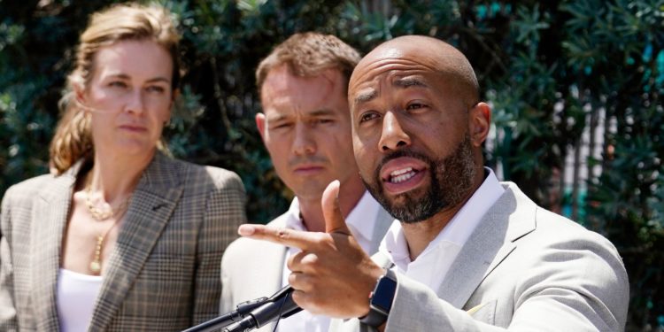 Black Man Accuses Los Angeles Hospital Of Racism In C-Section Death Of Wife