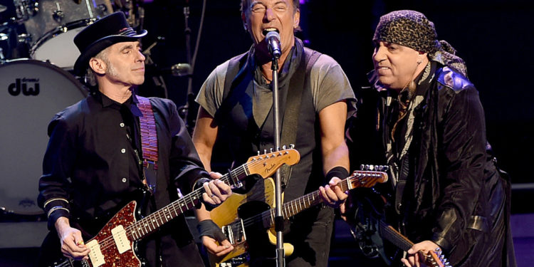 Bruce Springsteen Announces 2023 Tour With the E Street Band