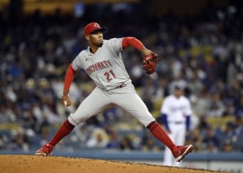 Cincinnati Reds v Los Angeles Dodgers