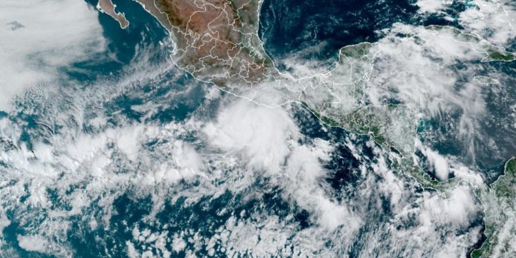 First hurricane of 2022, Agatha heads for Mexico tourist towns
