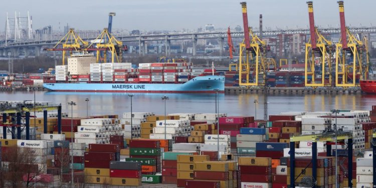 Russia needs significant rise in imports, development bank VEB says