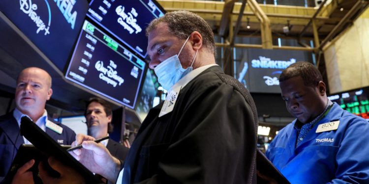 Shares rebound, Treasury yields rise on stronger data