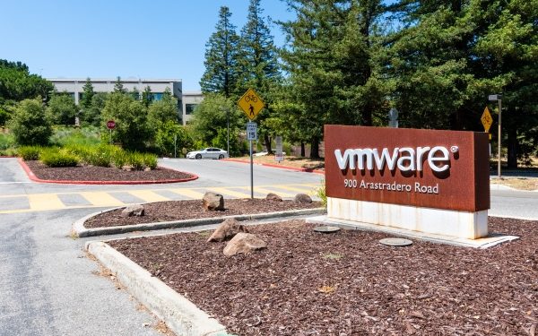 Should Oracle or Alphabet buy VMWare instead of Broadcom? – TechCrunch