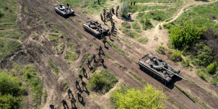 Ukraine makes a move in Kherson, while things remain desperate in the east