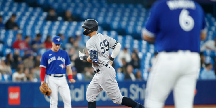 Yankees Run Win Streak to 11 With Pummeling of Blue Jays
