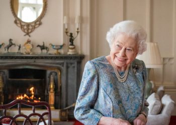 Queen to attend UK Jubilee celebrations, but snubs for Andrew and Harry