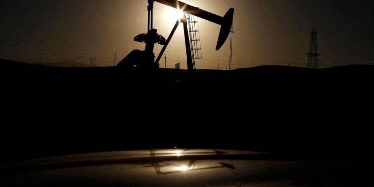 Oil climbs on supply jitters as EU plans Russian oil ban