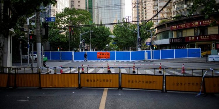 Japanese factories in Shanghai struggling to resume operations, survey shows