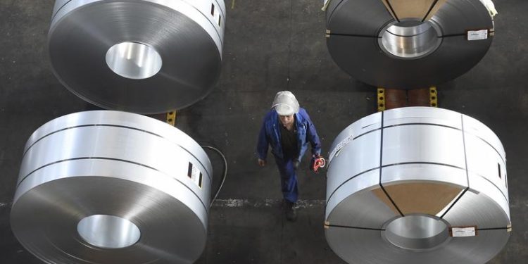 German industrial output falls more than expected in March