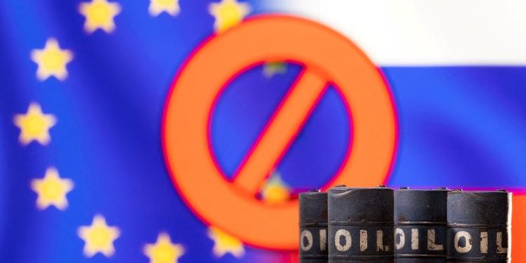 EU considers more funds for eastern states in bid for deal on Russia oil ban