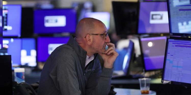 Wall Street ends sharply lower as Target and growth stocks sink