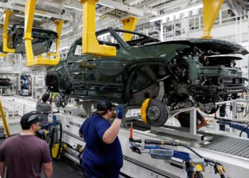 For EV maker Rivian, delivery headache hits as market shuts down coffers