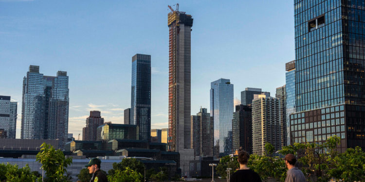 New York ‘Architect’ Says He Never Saw Plans for 642 Feet Tall Building