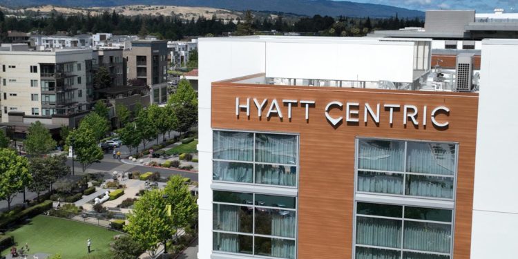 Here’s How To Earn Bonus American Airline Miles On Hotel Stays This Summer