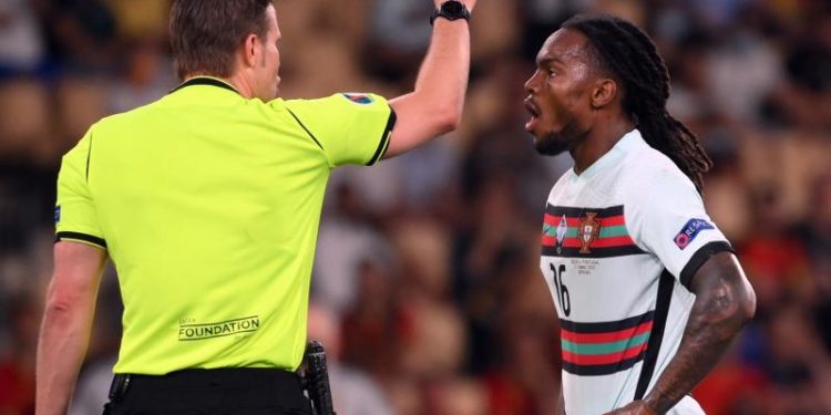 PSG threaten to ‘steal’ Renato Snaches from AC Milan